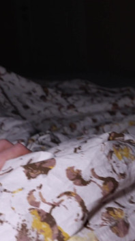 Du fick mich? Nach einem heißen fick unter der decke schluckt sie gierig sperma von einem schwanz und muschisaft!