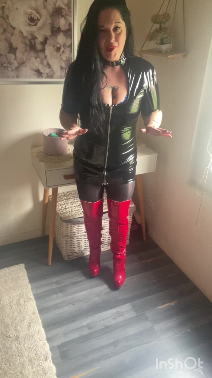 Maitresse Clara: 君は僕なしでは役立たずだ