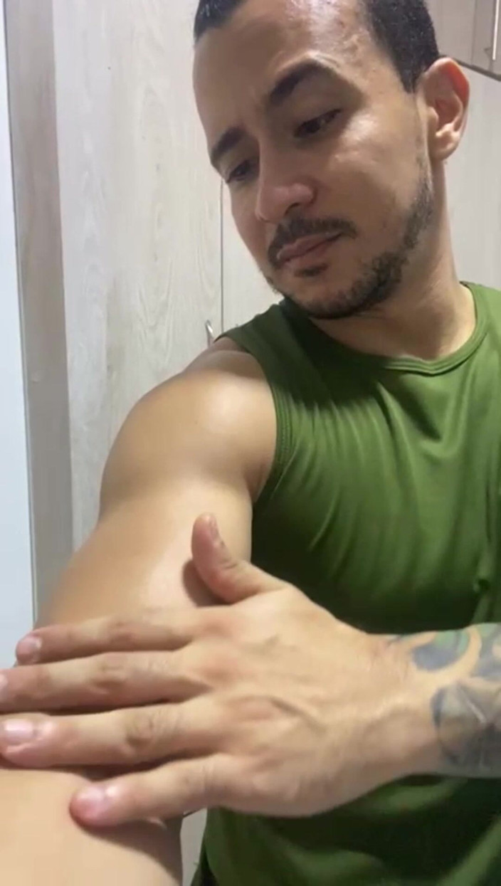 Christian_colombian: Skvělé uctívání svalů super nadrženého Latina