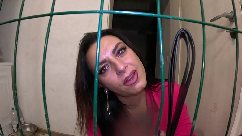 MilfyCalla: Spit &amp; Dominace v kleci - Červené spodní prádlo, opasek &amp; Dirty POV ovládání 328