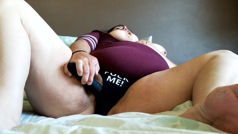 SexyNEBBW: Sexy BBW plays with her newest large dildo