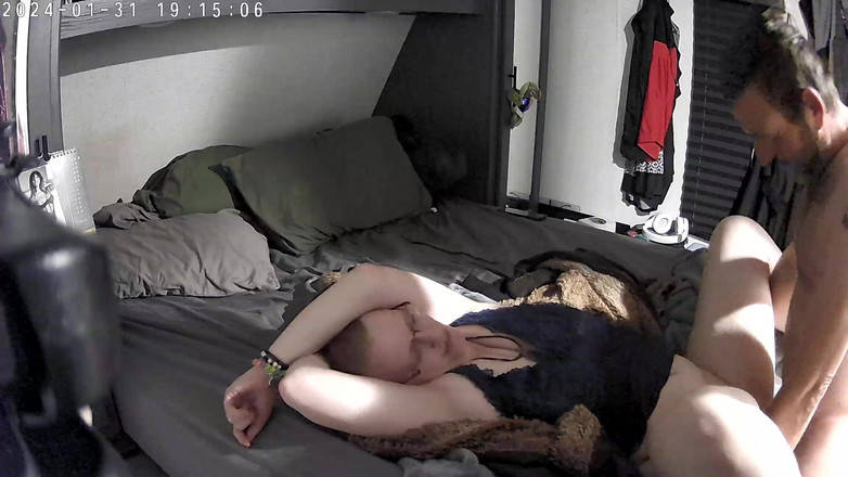 KittieNoOne: Szybki zrzut spermy w mojej mokrej cipce