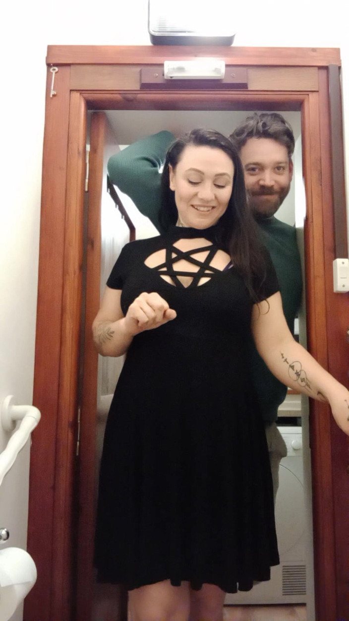 Lustful Libertines: トイレ係員のおしっこ屈辱視点 - 当館からの古いカスタムリクエスト