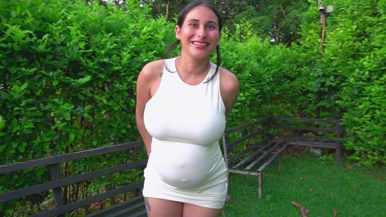 Jenifer Play: Tantangan Di Taman, Gadis Hamil Setuju Untuk Memasang Sumbat Anal...