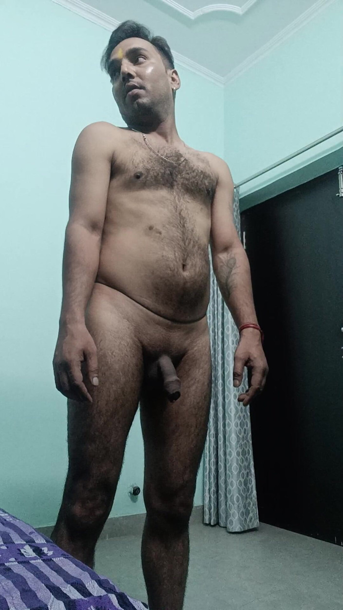 Rajasthani-old-lover: Indian desi man enjoys workout