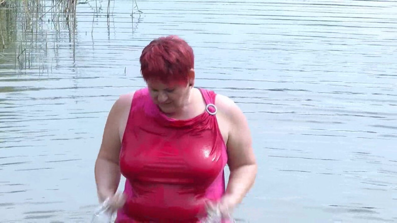 Anna Devot: Annadevot - Just too hot ....