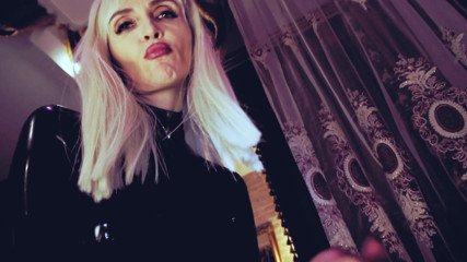 Eva Latexxx: Dominasi panas Eva Lateks Bermain dengan batang CBT mainan BDSM...