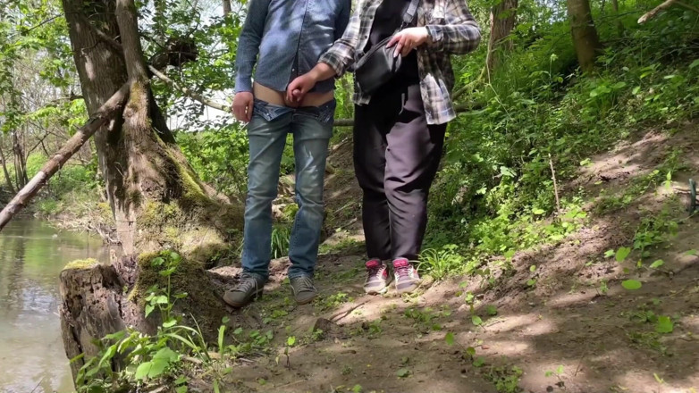 OurFetishLife: Madrasta corre o risco de ser pega em parque público