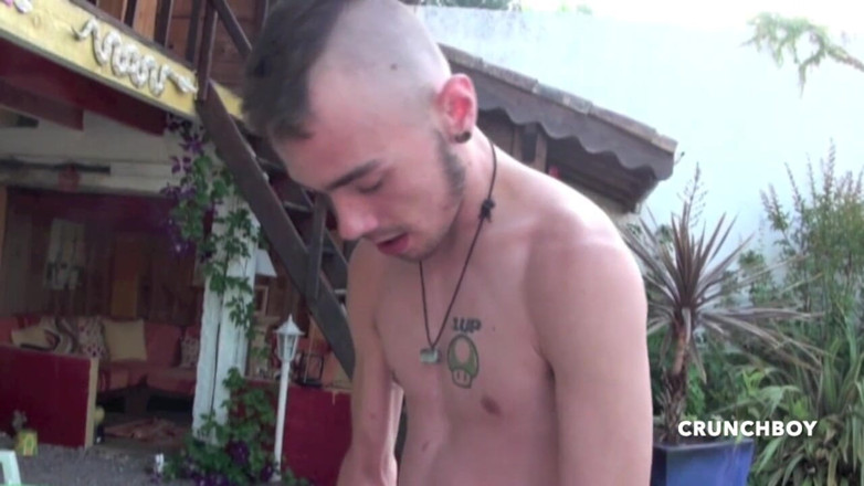 French Twinks Amator videos: Picwik трахнул в эксгиб-саду бисексуальный паренек