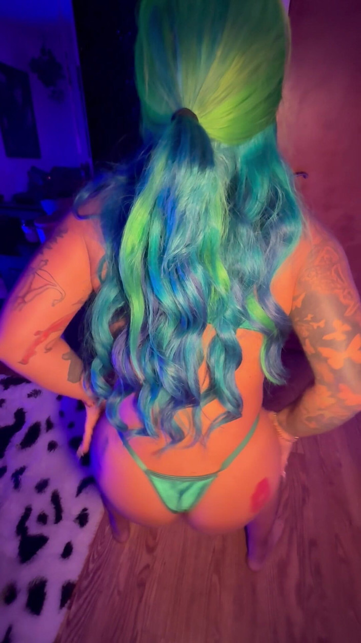 Spanishxbarbiie: POV Big Booty Latina Twerking!!