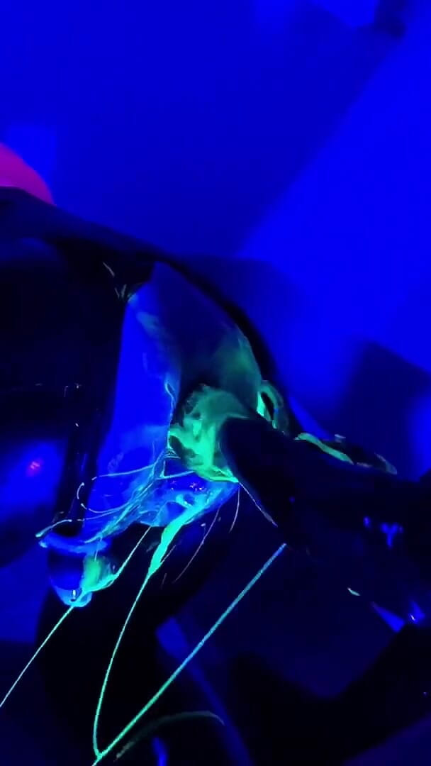 UV Fisting (Lady Valeska FemDom)
