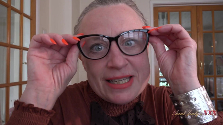 Aunt Judy's XXX: AuntJudysXXX - Vaše zralá milf lektorka paní Andrea Ann najde nový...