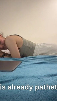 Eine Romantische Lesbische Begegnung Endet in Heftigem Sex