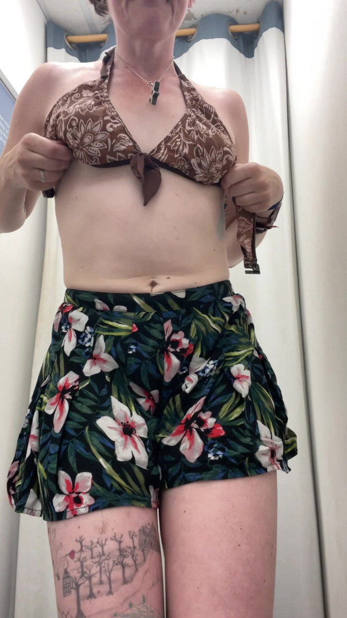 MistressWriggler: Striptease in a Shop as I Get Naked to Try...