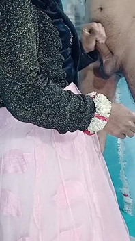 Hintli gelin ilk seks gecesinde sikişiyor Hintli damat Hintli köylü gelini sikiyor