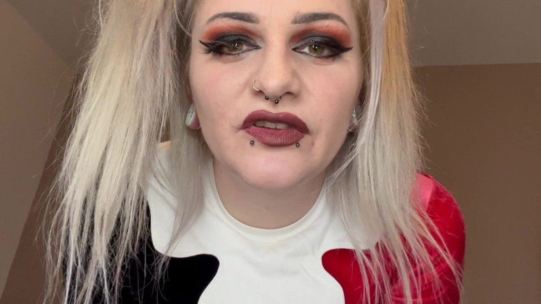 EeveeXo: Harley Quinn Feminisation and Pegs You