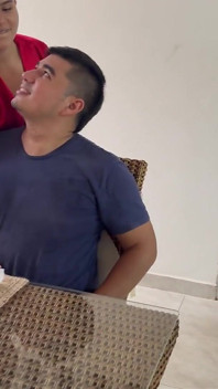 Üvey Kizim Erkek Arkadaşini Ihmal Ediyor, Ben De Ona Karar Verdim