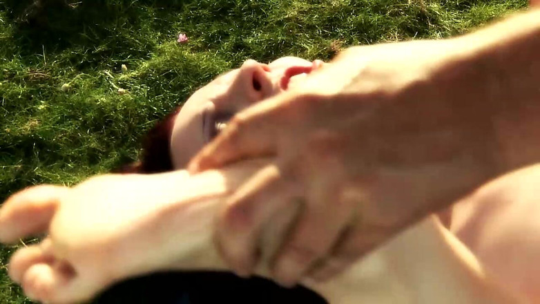 Deutschland porn: 变态的妻子在海滩上被丈夫用坚硬大鸡巴打破了她的阴户