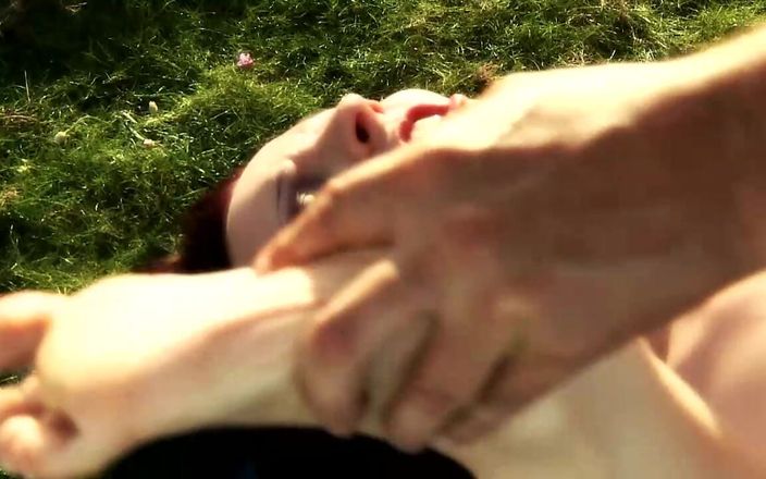 Deutschland porn: Збочена дружина отримує трах в її пизду на пляжі від її чоловіка з великим жорстким членом