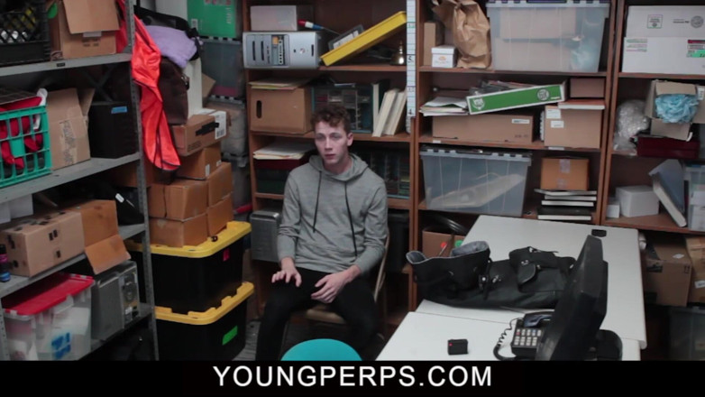 Young Perps: Lelaki dikongkek zakar