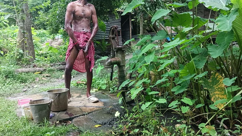 Ranjit Roy: Tha naked Indian mature man shower in open place and...