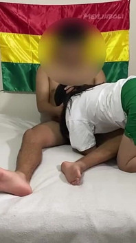 Tam video masum 18 yaşındaki öğrenci en iyi arkadaşıyla porno çekiyor