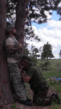 Jason Collins militaire afspraak in het bos!