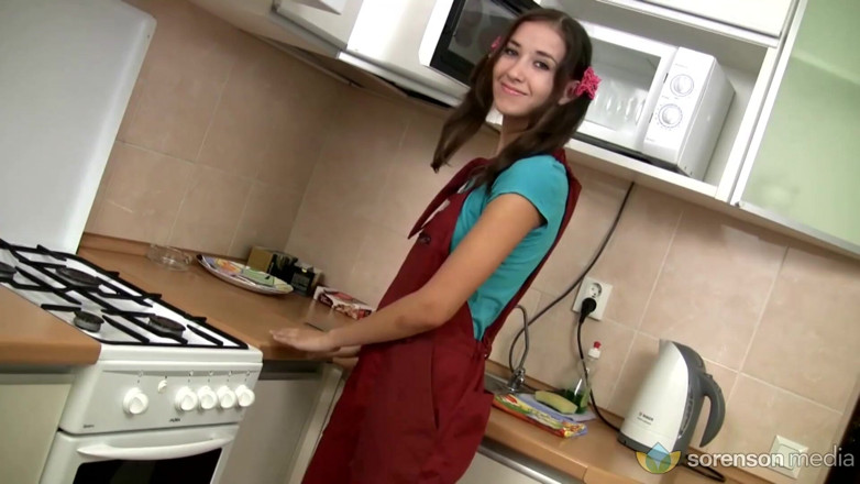 ATK Fans (Solo): Teen Grace Needs to Plat with Her Pussy