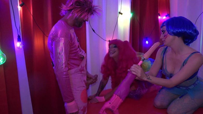 Lily kink: Trio Juteux Avec Clown