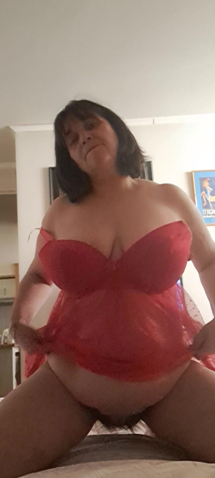 Mommy big hairy pussy: Mostrare le tette sexy di una MILF