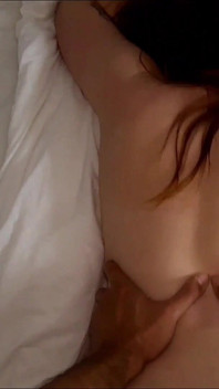 Hannah grace pawg topu baştan çıkarıyor ve yüzüne boşaltıyor