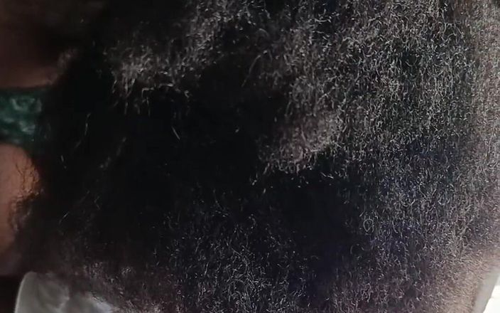Kenyan Dick: Quente garota negra brincando com seu namorado preto pau duro