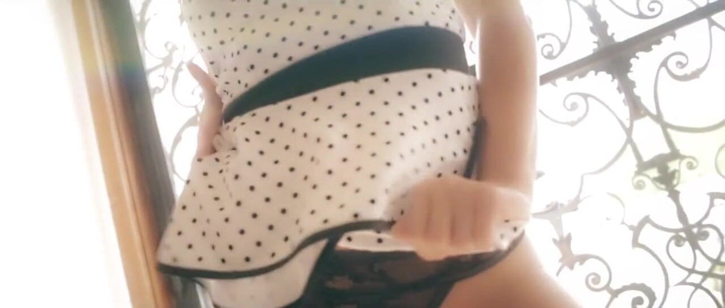 Xtime Network: Güzel seksi sarışın kız