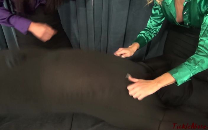 Princess Nikki's Tickling Fetish Sessions: Cù tối đa trên teen nghiệp dư - âm lượng Dd_252