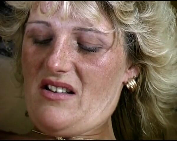 German Homemade: Blonde damen aus deutschland fingern sich gegenseitig