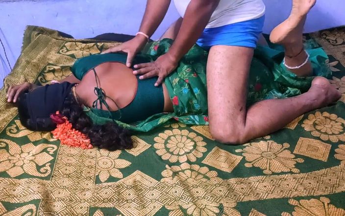 Desi hot couple: Индийская домохозяйка трахается раком