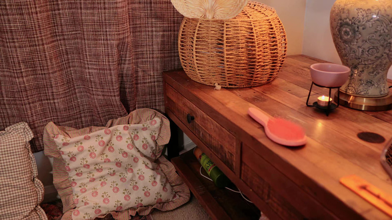 JessieHH: Tajná nevlastní sestra 4K