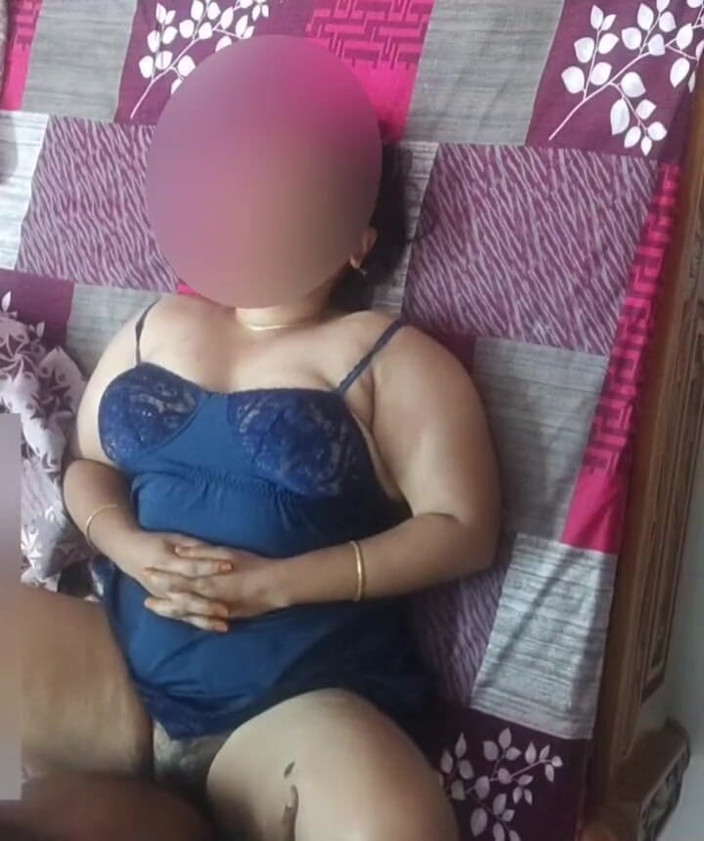Black & white desicat: Hot Desi Boudi Big Juicy Tits Bouncing Rough Creampie Sex