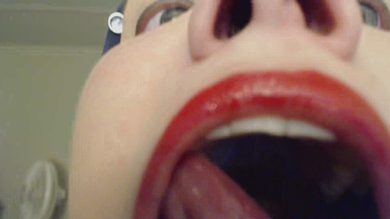 Scarlet Vixen: La lingua si riempie la gola e fa feticismo della...