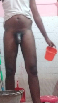 Desi in bagno
