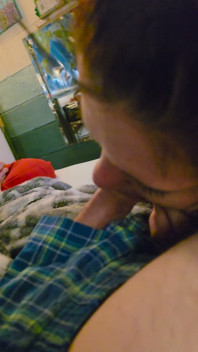 She Sucks Until Her Jaw Hurt!