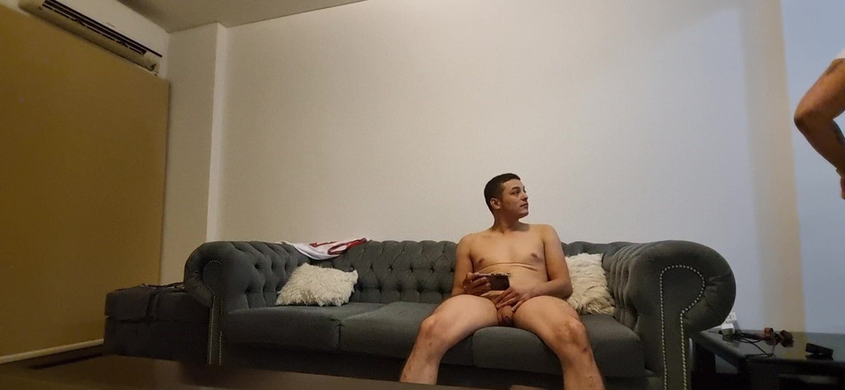 DiablaLatinaTour: Threesome Pertama Saya Dengan Seorang Argentina Dan Seorang Venezuela