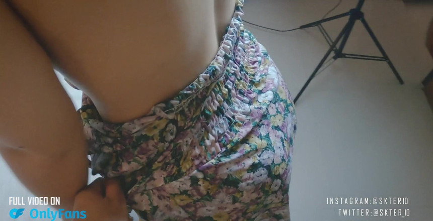 18_honey: Vášnivý sex s krásnými květinami v jejích šatech