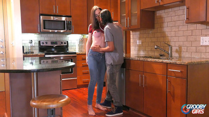 Grooby Girls: 후장 따먹히는 걸 멜라니 브룩스!