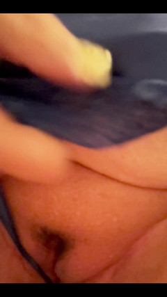 Amanda Thickk: Kamu penasaran kayak gimana rasanya video seks sama aku?