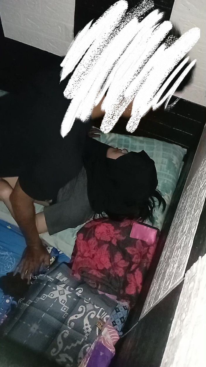 Famly sex: 我狭窄阴道和我亚洲女人白皙皮肤的快感