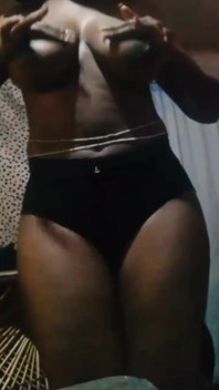 Dildoqueen Masturbating