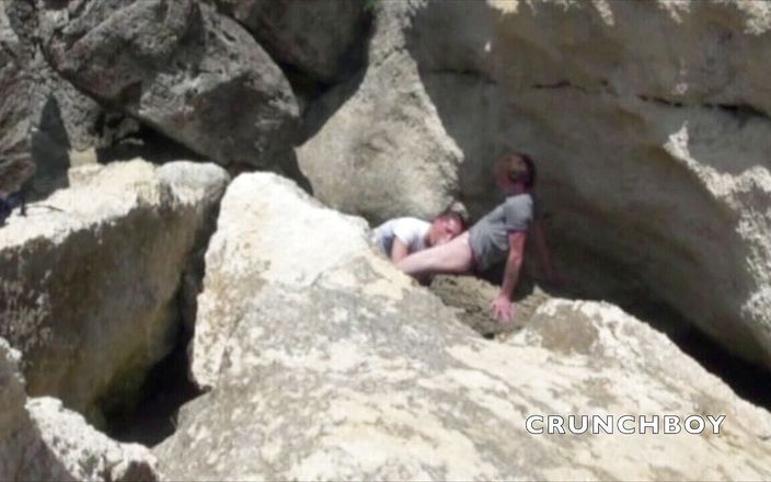 FRENCH AMATORS SEXTAPES: Amazing exhib with 2 boys fucking in the beach