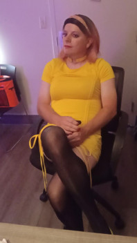 Gurl in Yellow