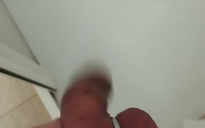 Morbosete000: Qui veut des douches dorées ?